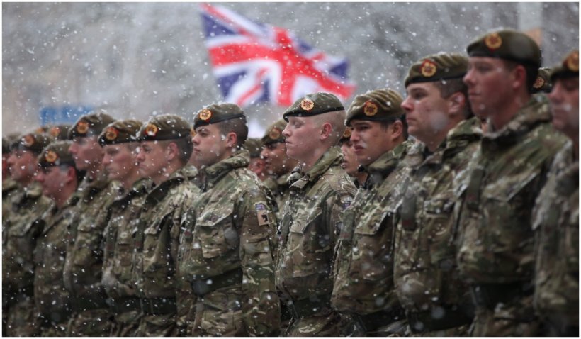 Marea Britanie trimite 8.000 de militari în estul Europei