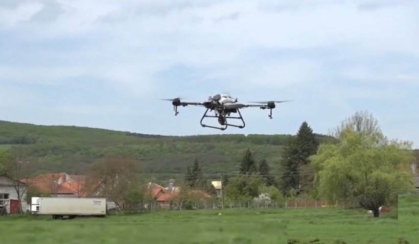Primul liceu din ţară cu dronă agricolă, tehnologie modernă pentru noua generaţie