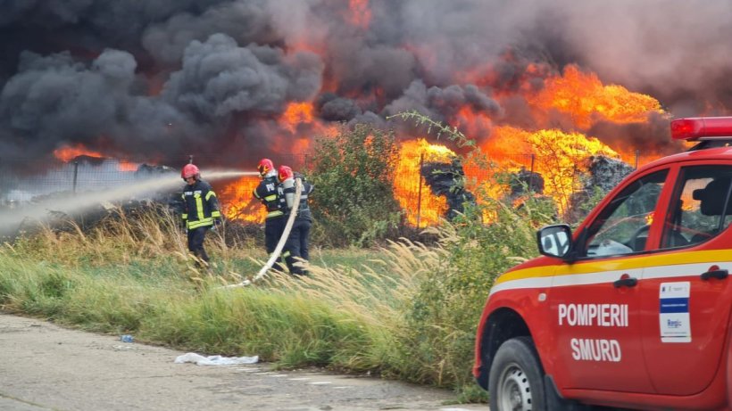 Un pompier al ISU Argeş a murit în timpul unui incendiu de vegetație pe autostrada A1