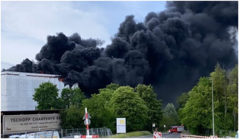 Incendiu uriaș pe aeroportul din Geneva | Centrul de primire pentru solicitanții de azil a explodat în timpul construcției