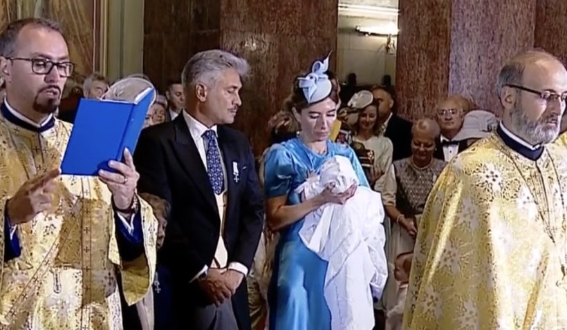 Strănepotul Regelui Mihai, care îi va purta numele, botezat la Alba Iulia. Imagini cu evenimentul de la care a lipsit familia regală
