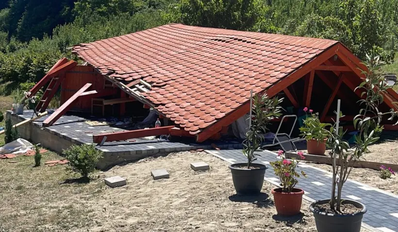 Subprefectul de Sălaj, Virgil Ţurcaş, a murit, după ce foișorul în care se afla s-a prăbușit, în urma unei vijelii