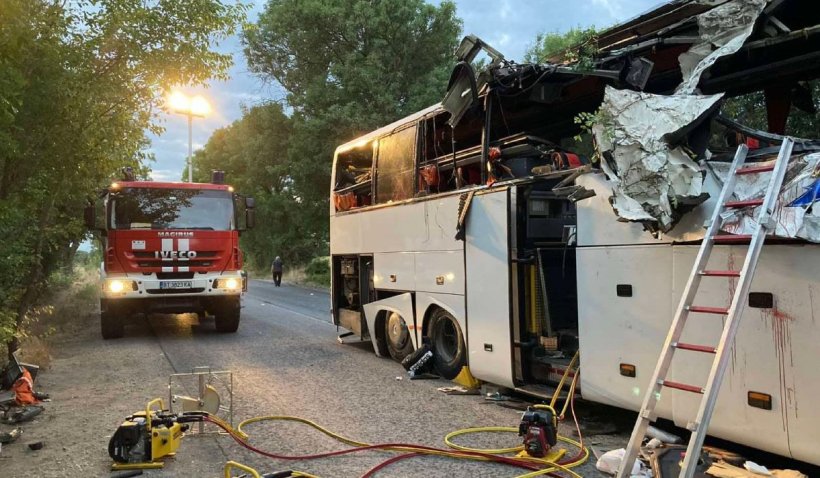 Trei români au murit, iar alţi nouă au fost grav răniţi într-un accident de autocar în Bulgaria