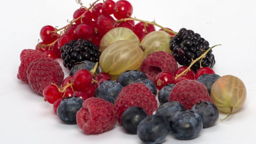 Cele trei fructe pe care este bine să le consumăm în luna august