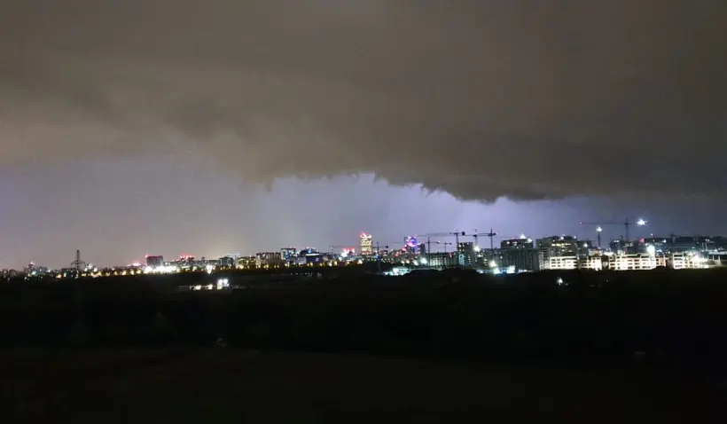 Avertizare meteo Cod portocaliu și mesaje RO-Alert | București, Ilfov și alte 10 județe sunt vizate