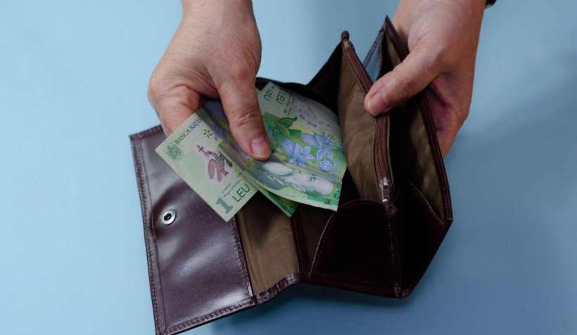Salariul minim creşte de la 1 octombrie 2023! Banii pe care românii îi primesc în plus peste nici două săptămâni