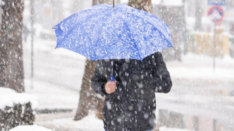 Avertizare meteo ANM de ninsori însemnate cantitativ și viscol! 25 de județe sunt vizate de codurile portocaliu și galben de vreme rea