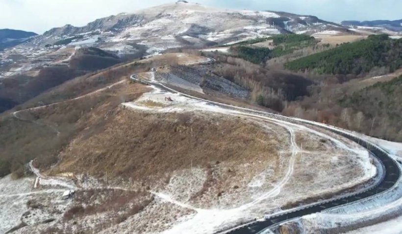 Noua șosea spectaculoasă din România, la un pas de finalizare. Transapuseana are aproape 80 de kilometri şi un peisaj de vis