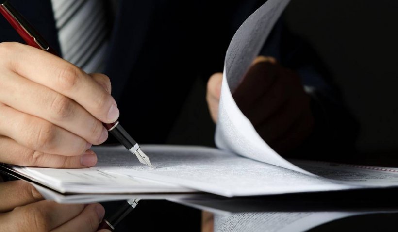 Taxele notariale s-au majorat. Prețul pentru o procură sau o autentificare în 2024