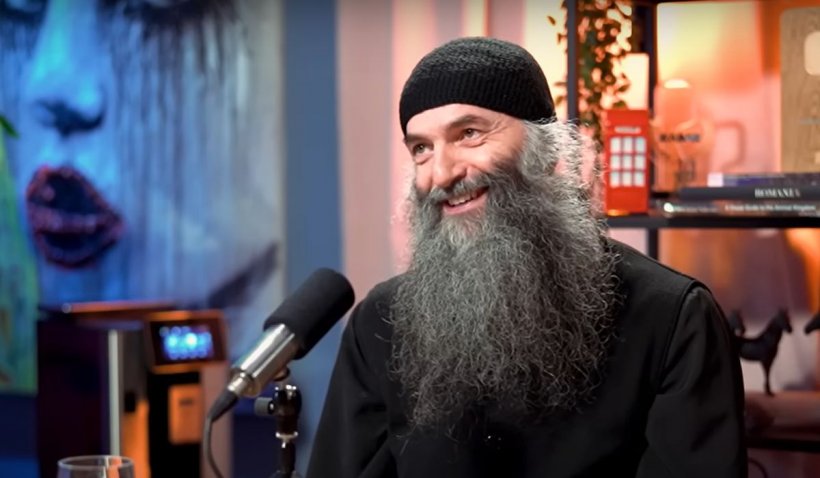 Părintele Pimen Vlad, despre motivul pentru care femeile nu au voie pe Sfântul Munte Athos: Din această cauză, s-a dat ordin împărătesc
