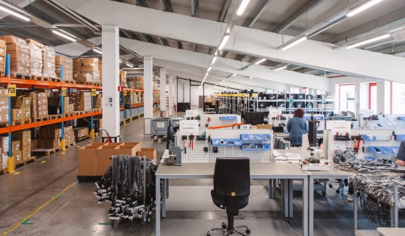 Localitatea din România în care s-a deschis o fabrică nouă de senzori industriali: ”Elvețienii au analizat mai multe locații din Europa”