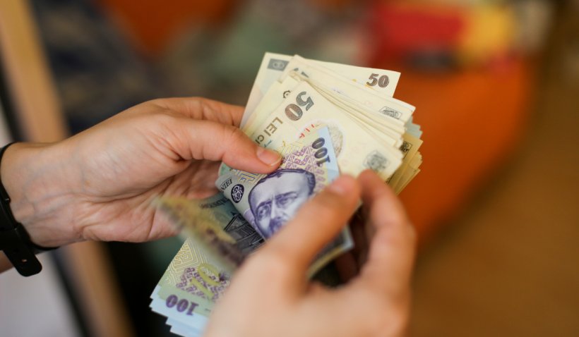 Românii care ar putea pierde bani la salariu, de la 1 iulie 2024. Este vorba de peste un milion de oameni