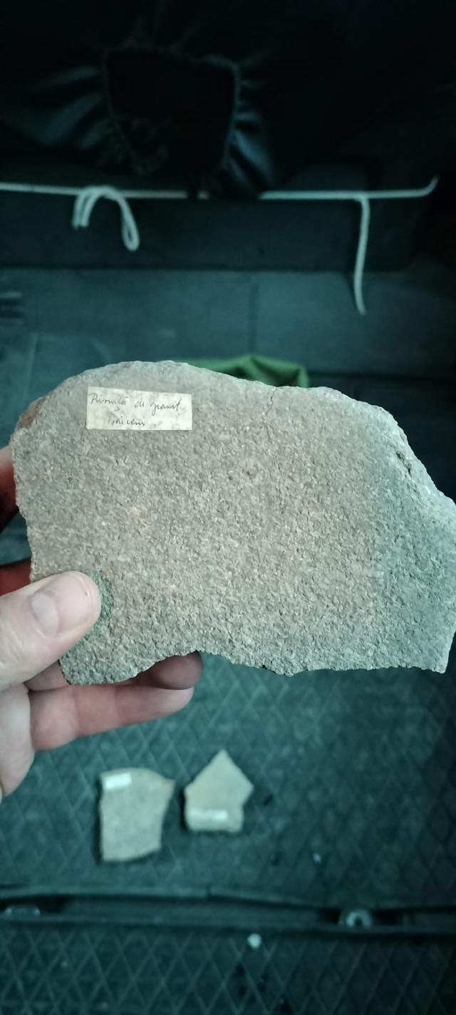 Galerie Foto - O femeie vindea fragmente arheologice dacice cu trei lei ...