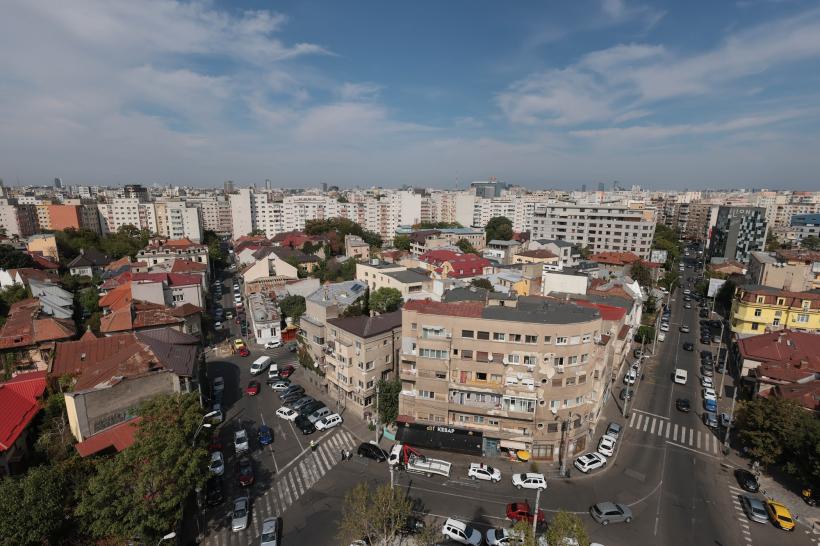 Cât de valoroase au ajuns locuințele de lângă metrou? Diferențe uriașe de preț între case identice, la distanțe diferite față de stații