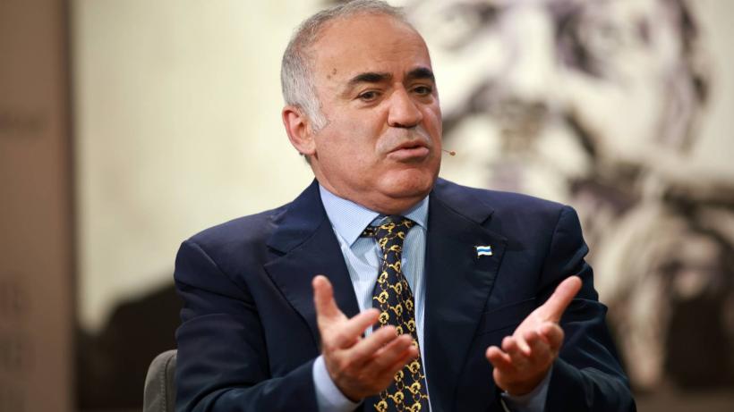Garry Kasparov face apel pentru prezență la vot: Dacă ai impresia că decizia nu e în mâinile tale, poţi să ajungi ca în Rusia sau China