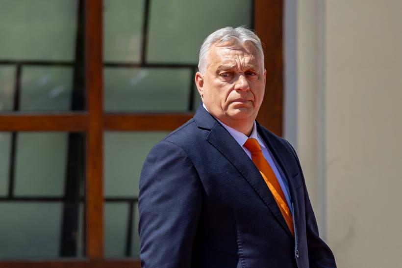 Viktor Orban, criticat dur pentru sprijinul acordat lui Simion. "Nu trebuie să susțină un candidat care sare pe mormintele maghiarilor"