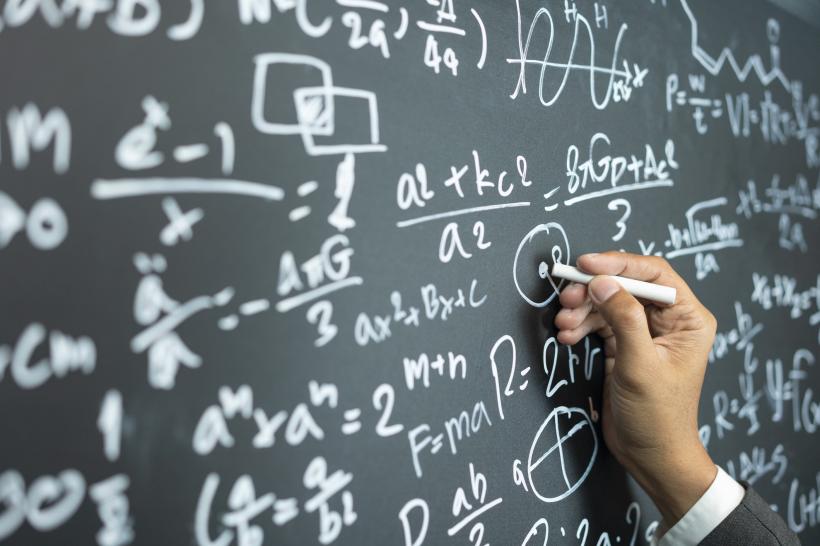 Când a fost inventată matematica: de la crestături pe os la integrale