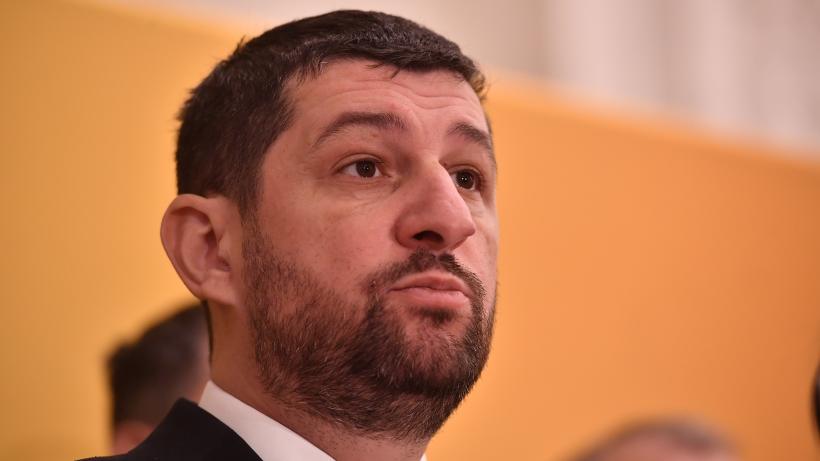 Cum explică AUR programul „Case la 1 leu”: „Și în Italia sunt case la 1 euro”