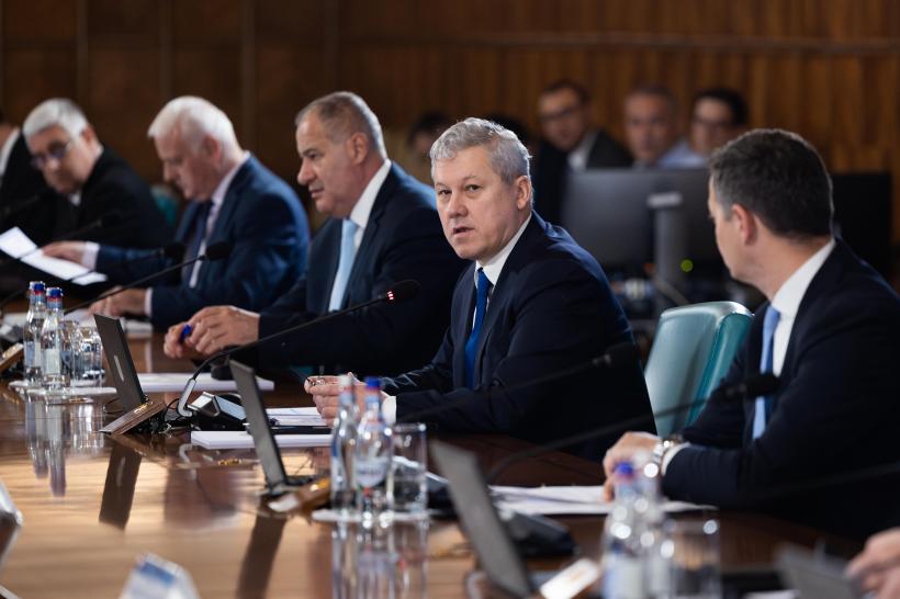 Miniștrii, chemați la raport înainte de negocierile pentru PNRR. Fără banii europeni urmează creșteri de taxe și impozite