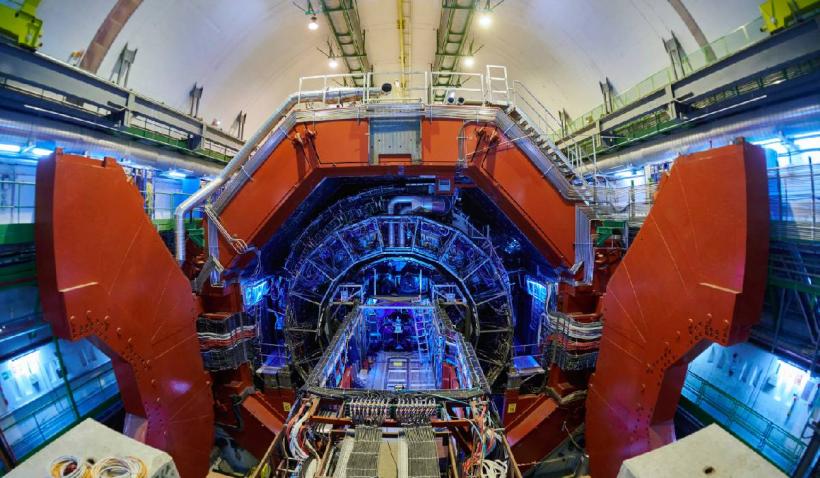 Visul alchimiştilor medievali a devenit realitate: fizicienii de la CERN au transformat plumbul în aur