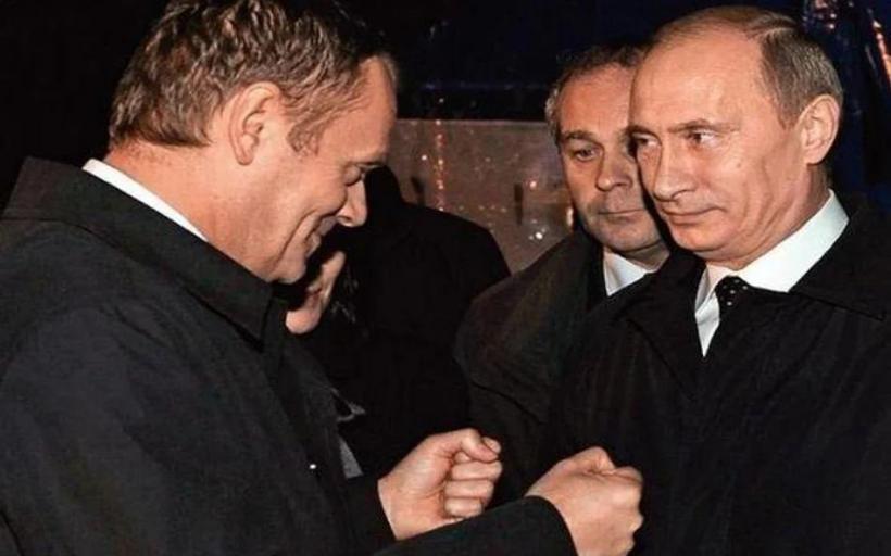 Controverse în jurul pozei publicate de Simion: imaginea ar fi fost manipulată pentru a-l arăta pe Donald Tusk zâmbitor lângă Putin