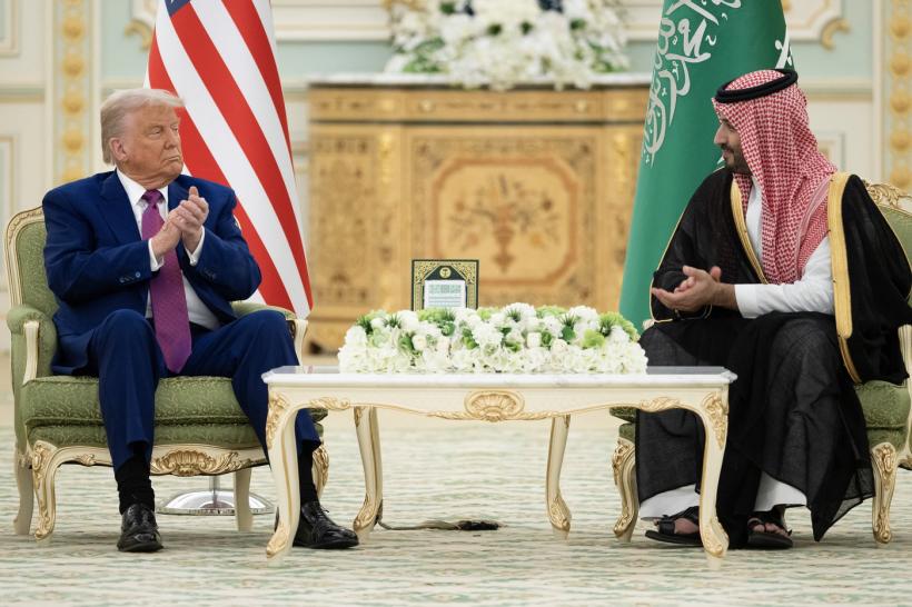 SUA anunță "cea mai mare vânzare de armament din istorie" în timpul vizitei lui Donald Trump în Arabia Saudită