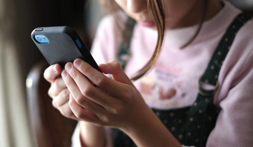 UE vrea reguli mai clare pentru TikTok și Instagram: Comisia Europeană pregătește măsuri pentru protejarea copiilor în mediul online