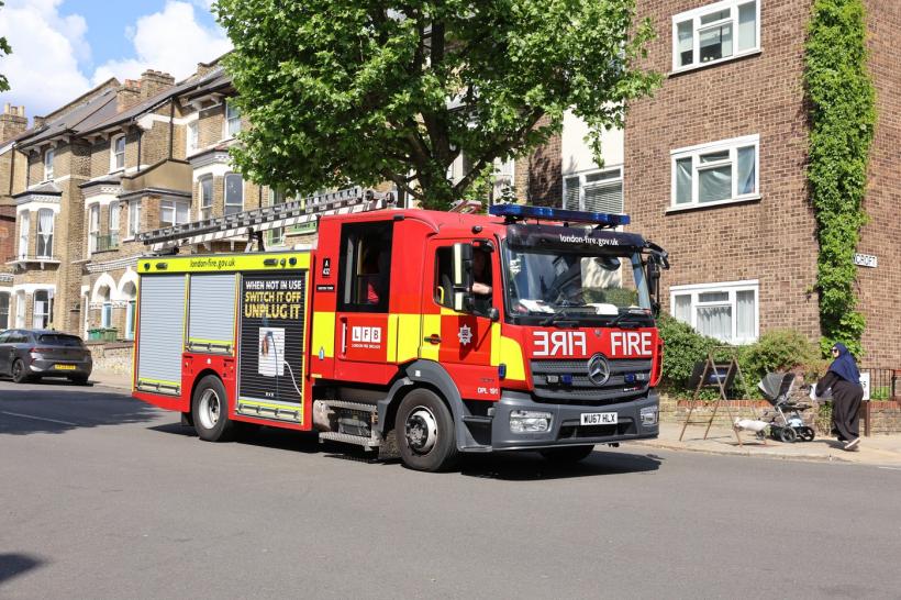 Un tânăr de 21 de ani a fost arestat pentru incendierea casei premierului britanic Keir Starmer