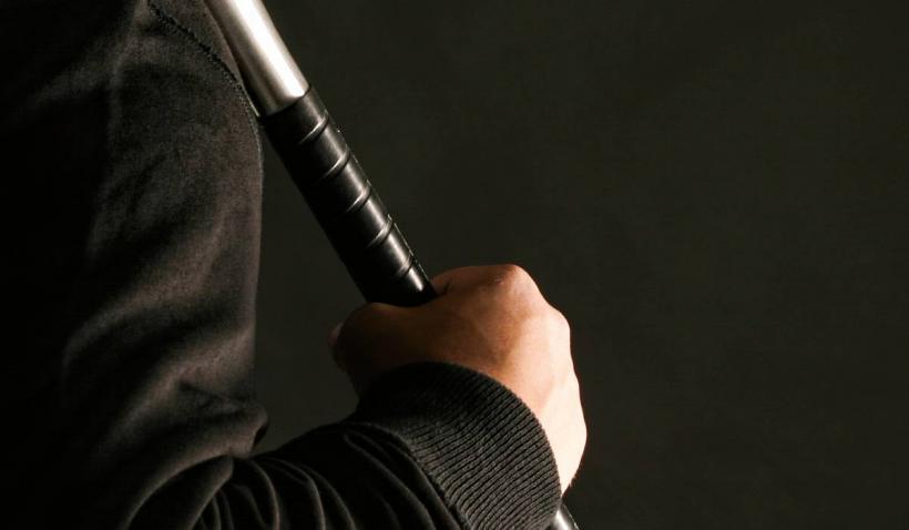 Gruparea neonazistă „Unitatea 731” zburdă liberă în online și îi amenință cu moartea pe Ilie Bolojan și pe jurnaliști