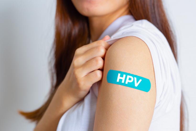 Tinerii români cu vârsta de până la 26 de ani ar putea beneficia gratuit de vaccinul anti-HPV: „Această lege înseamnă speranță”