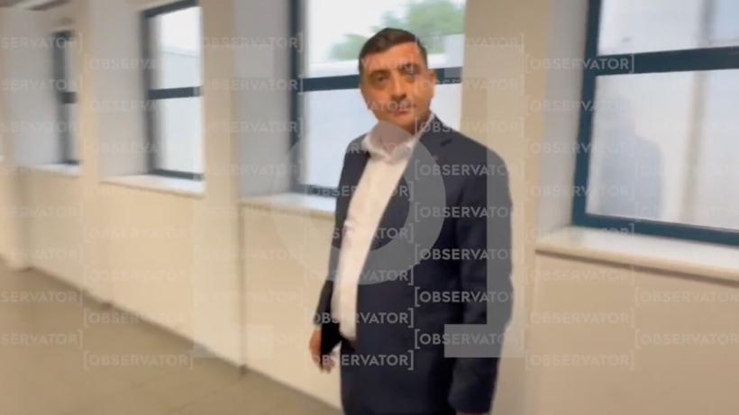 Simion s-a întors în țară. O doamnă l-a întrebat în aeroport de ce fuge de dezbateri: „Succes, votați-l pe Nicușor. Faceți ce știți”