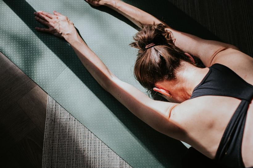 Ce se întâmplă în corpul tău după sport? Soluții eficiente pentru febra musculară