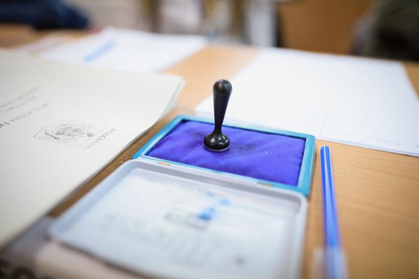 S-a încheiat campania electorală pentru turul 2 al alegerilor prezidenţiale din 2025. Ce riscă cei care promovează un candidat
