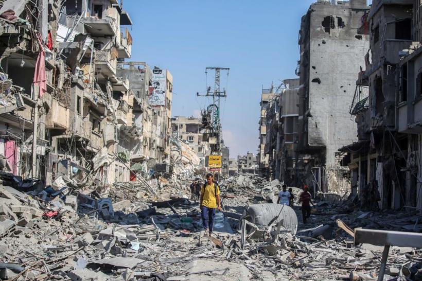 După 10 săptămâni de blocadă, Israelul va permite intrarea unei cantităţi limitate de ajutoare umanitare în Gaza
