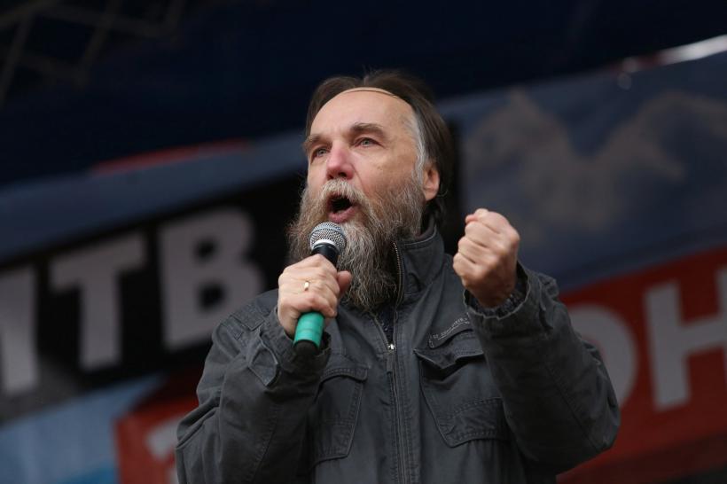 Ideologul lui Putin, reacție furibundă după victoria lui Nicușor Dan: „Macron a intervenit deschis în alegerile din România”