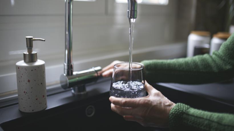 Apă contaminată cu arsen, în două comune din Prahova. Consumul a fost interzis, iar autorităţile au început verificările