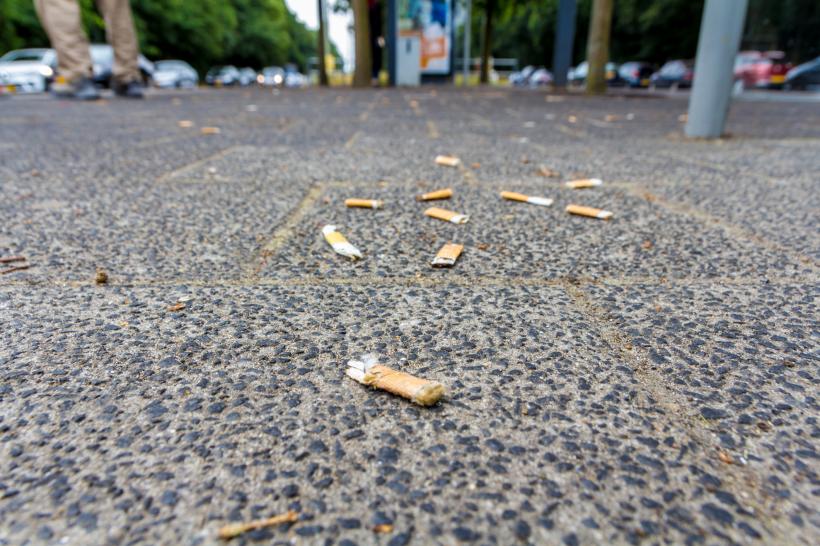 Parisul declară război celor care aruncă mucuri de țigară pe jos. Ce măsuri iau autorităţile