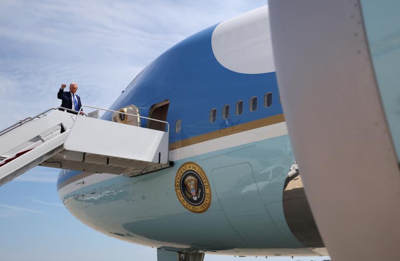 Pentagonul anunță că a acceptat avionul de lux din partea Qatarului. „Cadoul” lui Trump a stârnit un întreg scandal