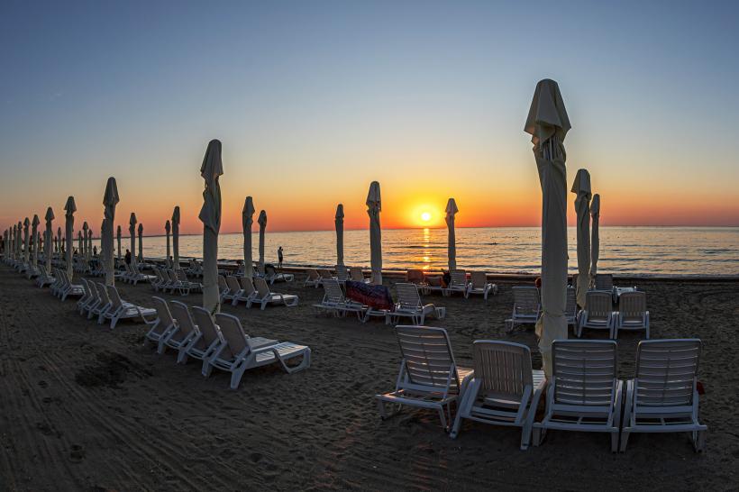 Pregătiri pe Litoral pentru minivacanța de Rusalii. Cât costă un sejur în stațiunile de la Marea Neagră