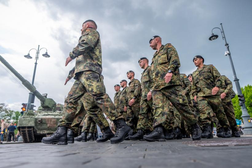 Trupele germane au fost desfășurate pentru prima dată într-o misiune permanentă în afara țării, de la al Doilea Război Mondial