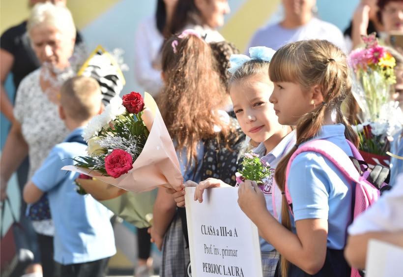 Începe a doua etapă de înscriere în învăţământul primar