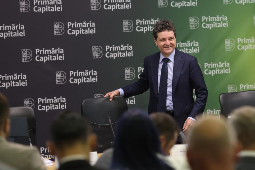 Nicușor Dan a plecat de la Primăria Capitalei în aplauzele angajaților. Ultimul său mesaj pentru București
