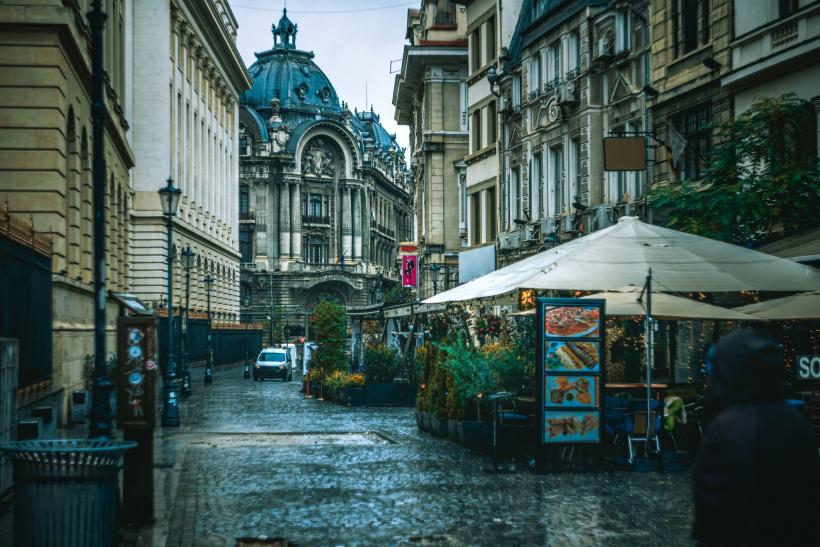 Vremea se încălzește în București, dar continuă ploile. Prognoza specială pentru Capitală