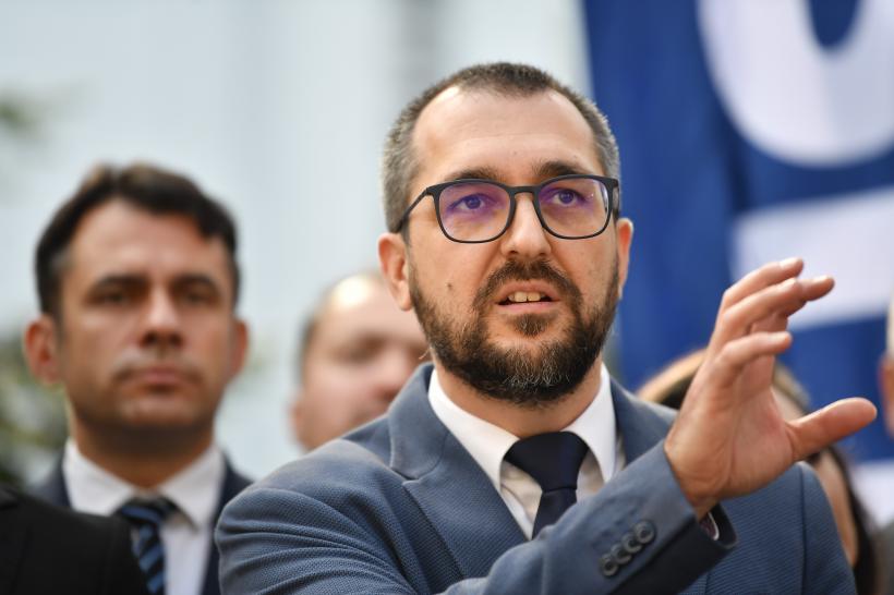 Ce a propus USR la consultările de la Cotroceni: accize mai mari pentru tutun şi alcool, fonduri pentru tratarea dependențelor