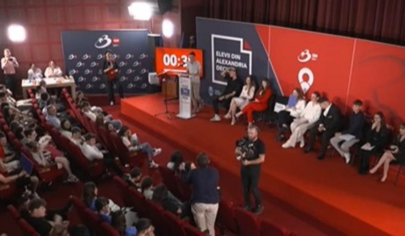 Elevii din Consiliul Local al tinerilor din Alexandria au depus jurământul pentru noul mandat și și-au desemnat primarul: „E o onoare”