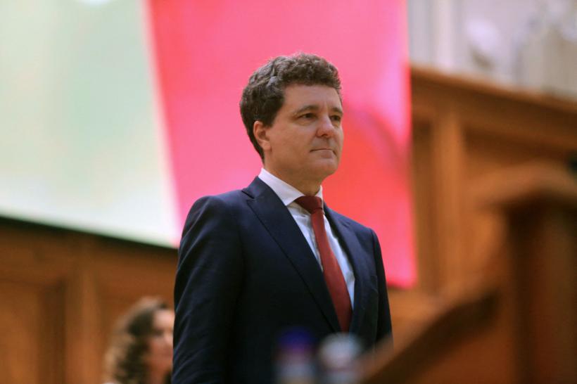 Peste jumătate dintre români cred că Nicușor Dan va fi un președinte implicat în viața publică (barometru)