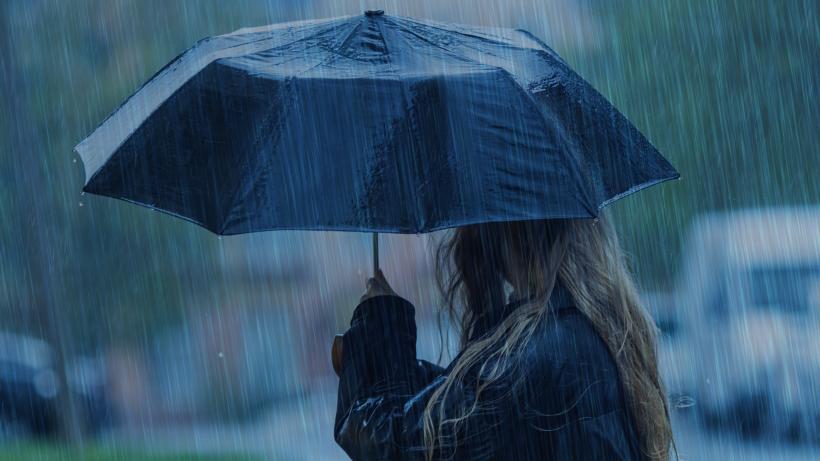 Avertizare meteo de la ANM. Cod galben de ploi, vijelii şi grindină în 12 judeţe. În alte 13 şi în Bucuresti e cod galben de caniculă