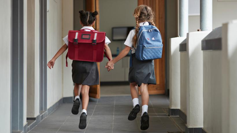 Materie nouă în școli: „Educaţia pentru nonviolenţă şi relaţii sănătoase” ar putea deveni disciplină obligatorie începând din gimnaziu