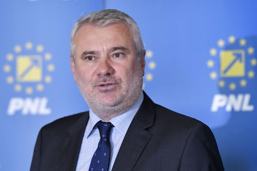 Gigel Știrbu: „A ieșit fum alb! România va avea Guvern”