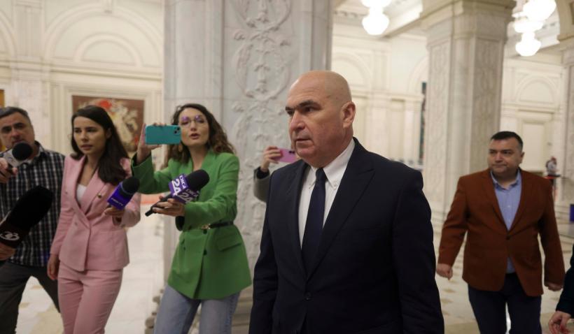 Ilie Bolojan le explică azi experților Fitch cum vrea să reducă deficitul bugetar și discută despre taxe și impozite